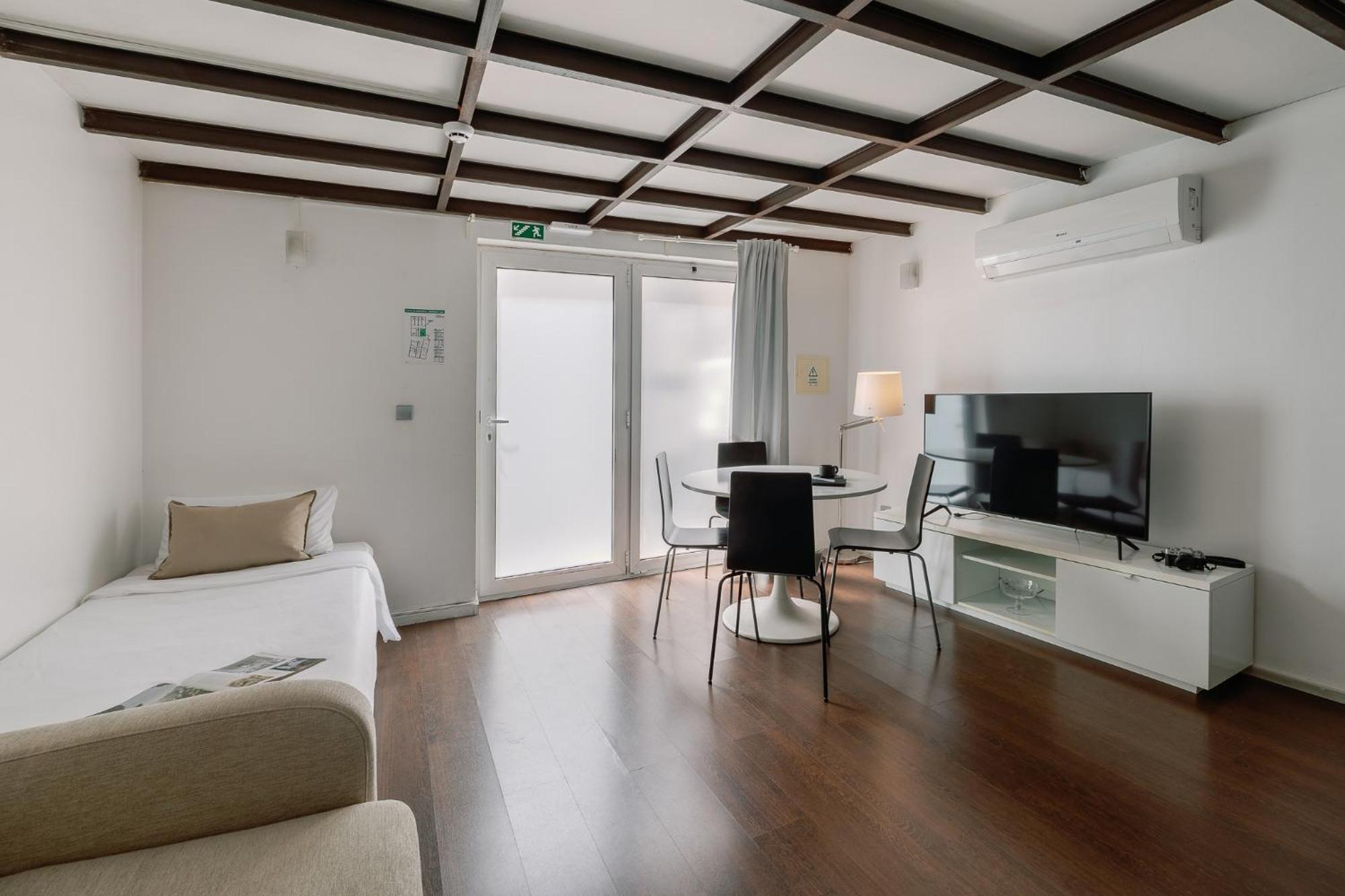 Fine Arts Studios By Olala Homes بورتو المظهر الخارجي الصورة